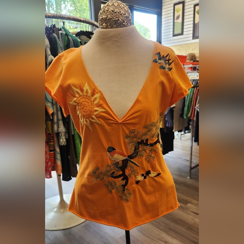 Johnny Was vneck embroidered tee